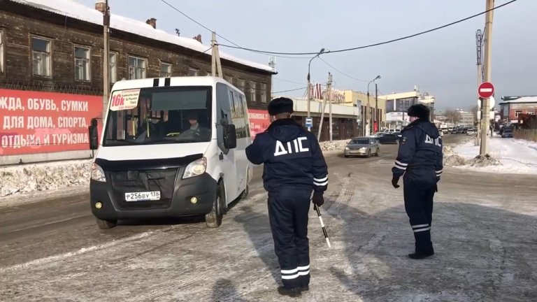 Работу водителей общественного транспорта проверили в Иркутске